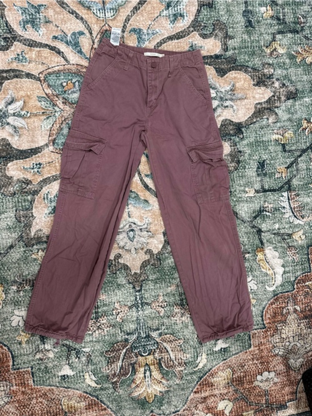 Levi's Wide Leg Cargo Pants in Mauve